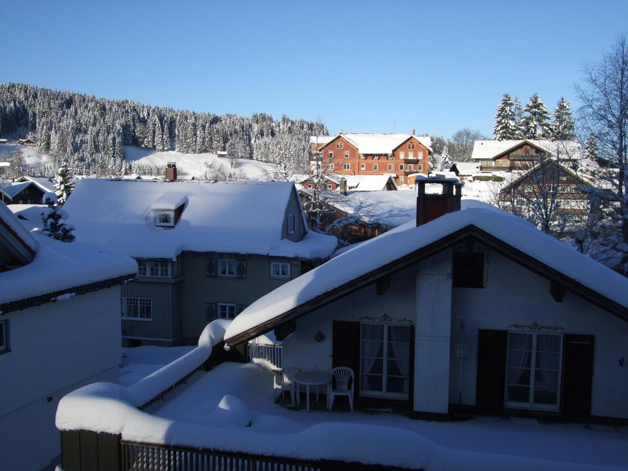 Allgaeu Vibes - Fusslaeufige Erreichbarkeit Vom Bahnhof, Mit Aussicht, Wettergeschuetzter Balkon Oberstaufen Luaran gambar