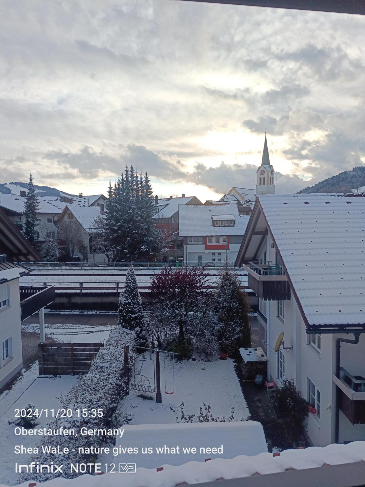 Allgaeu Vibes - Fusslaeufige Erreichbarkeit Vom Bahnhof, Mit Aussicht, Wettergeschuetzter Balkon Oberstaufen Luaran gambar